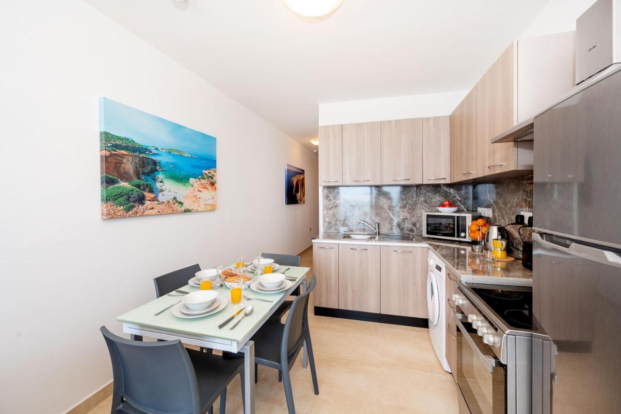 Islet Promenade Seafront 1 Bedroom Apartment With Sea View Balcony By Getawaysmalta St. Paul's Bay Exterior photo