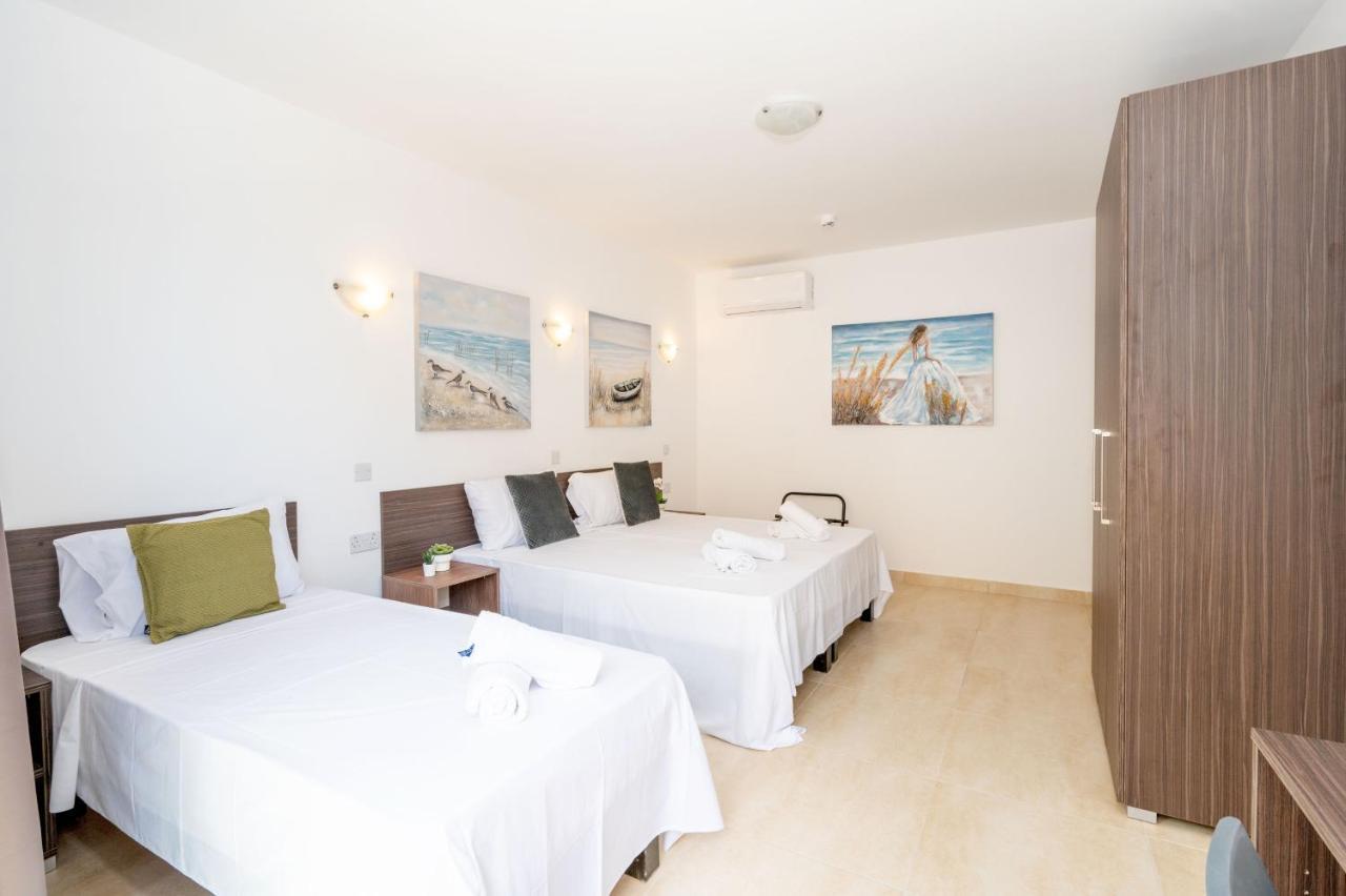 Islet Promenade Seafront 1 Bedroom Apartment With Sea View Balcony By Getawaysmalta St. Paul's Bay Exterior photo